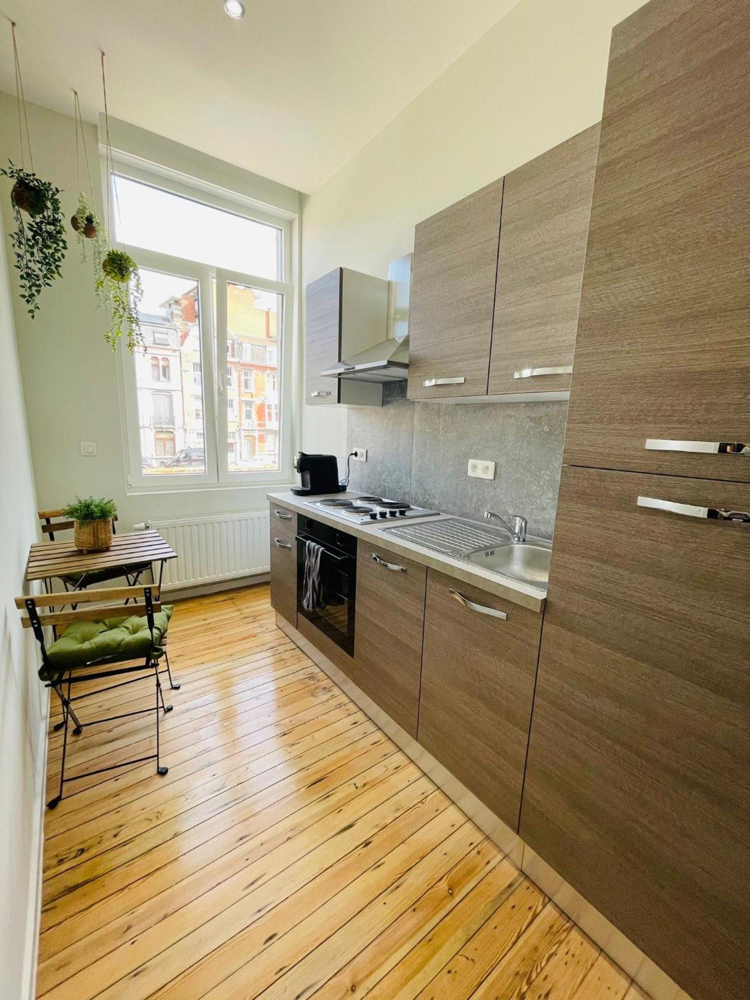 Appartement Exotique Avec Bain Balneo Liege Luaran gambar